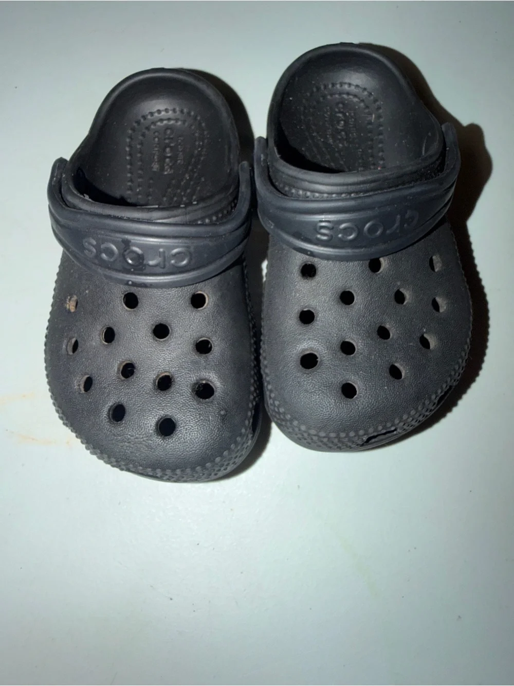 Toddler kids size 7c black crocs very good condition